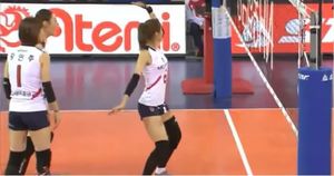 Корейская волейболистка повеселила зрителей и судей своими позитивными победными танцами
