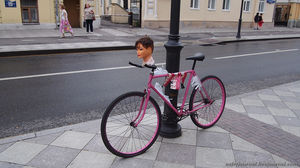 Велосипед с головой и другие детали Москвы