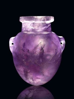 Тайна "невозможной" аметистовой вазы из древней Ассирии