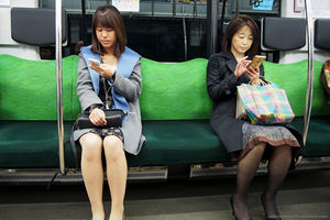 Антибактериальные поручни в токийском метро