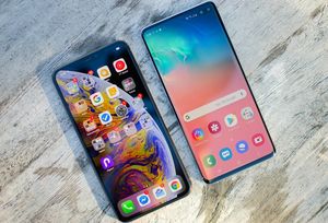 Samsung Galaxy S10 Plus смог обойти в быстродействии iPhone Xs Max