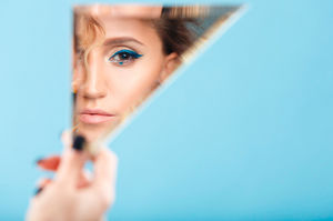 Треугольник молодости: 5 способов замедлить старение лица - советует косметолог