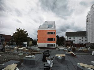 Брутальный дом House Alder в Цюрихе, Швейцария от Andreas Fuhrimann Gabrielle Hächler Architekten