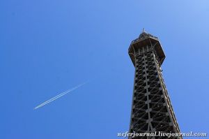 Эйфелевой башне исполнителось 130 лет