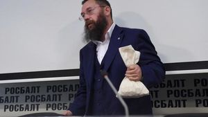 Стерлигов объяснил, почему предложил беднякам платить 440 рублей за хлеб