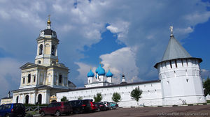 Высоцкий монастырь, парк имени Олега Степанова и серпуховская шаурма