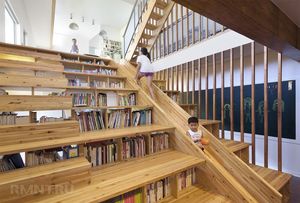 Лестница-книжный шкаф: яркие фотопримеры