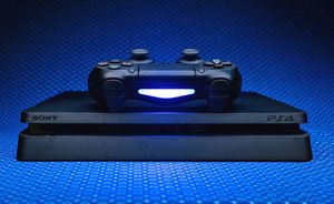 Sony выпустит осенью PlayStation 4 Super Slim
