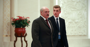 Девки, окститесь: Коле Лукашенко всего 15 лет