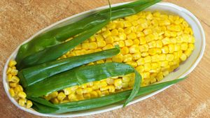 Салат "Кукурузный початок" - видео рецепт