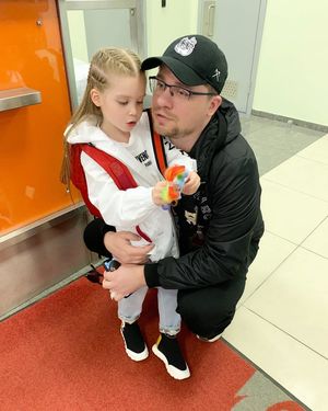 Кристина Асмус и Гарик Харламов завели для дочки аккаунт в Инстаграме