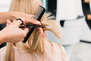Даже опытные парикмахеры берут на заметку: вот как определить свой тип волос