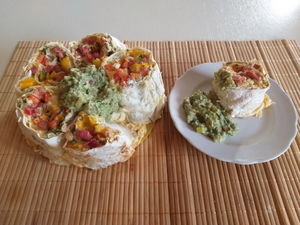Шикарная закуска из лаваша с мексиканским соусом Гуакамоле из авокадо