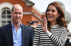 «Принцу Уильяму пришлось краснеть, а Кейт переводила тему»: герцогам Кембриджским пришлось юлить рассказывая о рождении сына принца Гарри и Меган