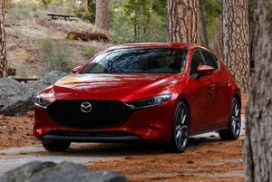 Mazda 3 2019-2020 – информация о новой Мазда 3 для российского рынка