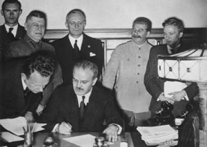 Выложили скрины "Договора о ненападении между СССР и Германией" 1939 года