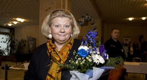«Красиво стареть ещё уметь надо!»: 69-летняя Ирина Муравьева впервые за долгое время вышла в свет