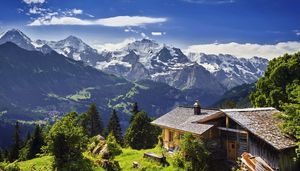За переезд в альпийскую деревню швейцарцы заплатят желающим по 70 000 дол. подъемных, но надо выполнить ряд условий