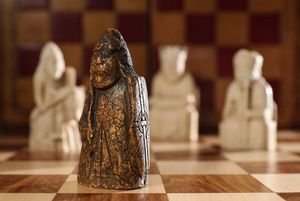 Шахматная фигура, купленная 55 лет назад за 6$, может принести британской семье 1.260.000 $