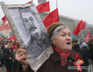 Почему в России отрицают сталинские репрессии?