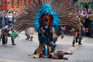 Ритуальные танцы майя. Зрелищно, агрессивно, завораживающе.
