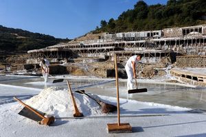 Добыча соли в Испании