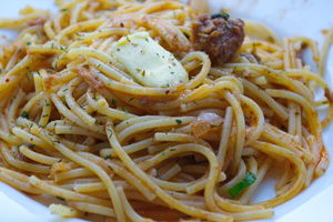 Наш ответ итальянской Болоньезе: Тушенка, томатная паста, макароны