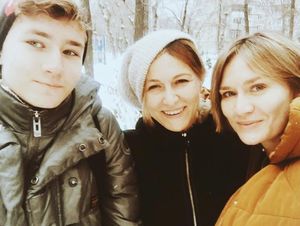 Мария Машкова познакомила своих поклонников с матерью и братом
