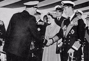 За что английская принцесса подарила советскому капитану фургон роз
