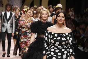 Эвелина Хромченко высказала резкую критику о неординарном платье Моники Белуччи на Неделе моды в Милане