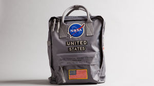 NASA случайно продало сумку с лунными образцами с «Аполлона-11»