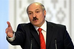 Лукашенко попрекает Россию неонацистским заговором против Беларуси