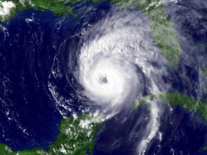 10 людей, которые выжили в ураган