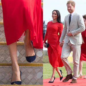 «Дырявые ботинки, блузки наоборот...»: неидеальные Кейт Миддлтон, Меган Маркл и их мужья