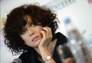 «Насмотрелась на лица-тряпочки»: Дроздова, жена Певцова рассказала о ботоксе и пластике