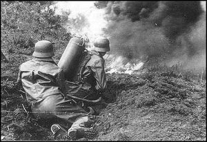 «Дьявольское оружие»: как немцы применяли огнемёты на Великой Отечественной