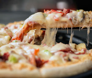 Хрустящая сочная пицца — для перекуса сгодится. Рецепт с фото