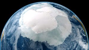 Гигантская загадочная дыра в Антарктиде напугала ученых до смерти