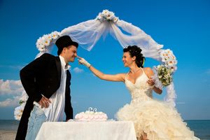 Традиционная свадьба: наряды современных невест из разных стран — ЕЩЁ