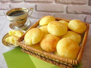 Бразильские сырные булочки (Pão de queijo)