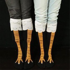 С помощью этих носков можно превратить свои ноги в куриные ножки (18 фото)