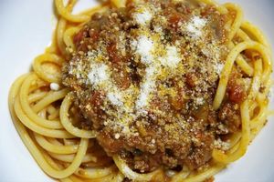 Спагетти с мясом и баклажанами