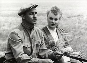 Как первый красавец советского кино 9 лет добивался женщину, которая была равнодушна к нему и забеременела от другого