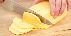 Домашний твердый сыр по очень легкому рецепту