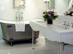 Как сэкономить пространство ванной: 7 эффективных приёмов