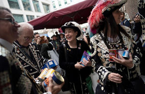 В Лондоне прошел ежегодный парад жемчужных королей и королев