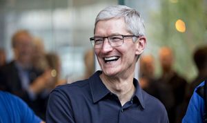 Москвич обвинил Apple в «доведении до гомосексуализма»
