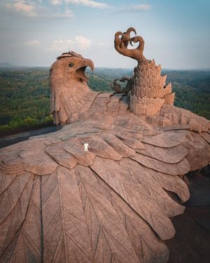 Самая большая в мире скульптура птицы