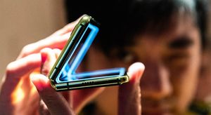Samsung запатентовала новый тип складного смартфона