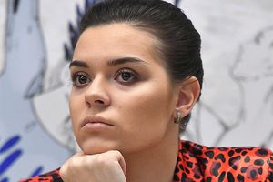Колдовство по смс: олимпийская чемпионка Аделина Сотникова отдала "ведьме" 2 млн рублей